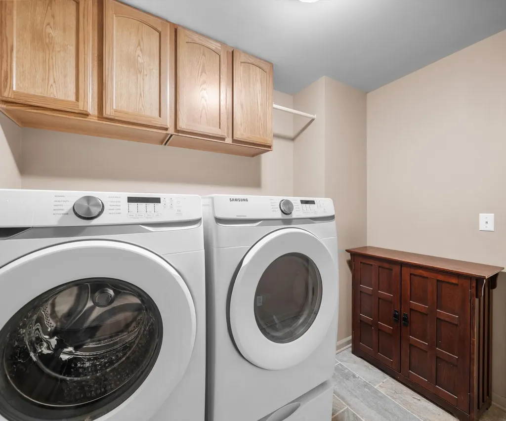 350 Huntington Drive Saline City MI 48176