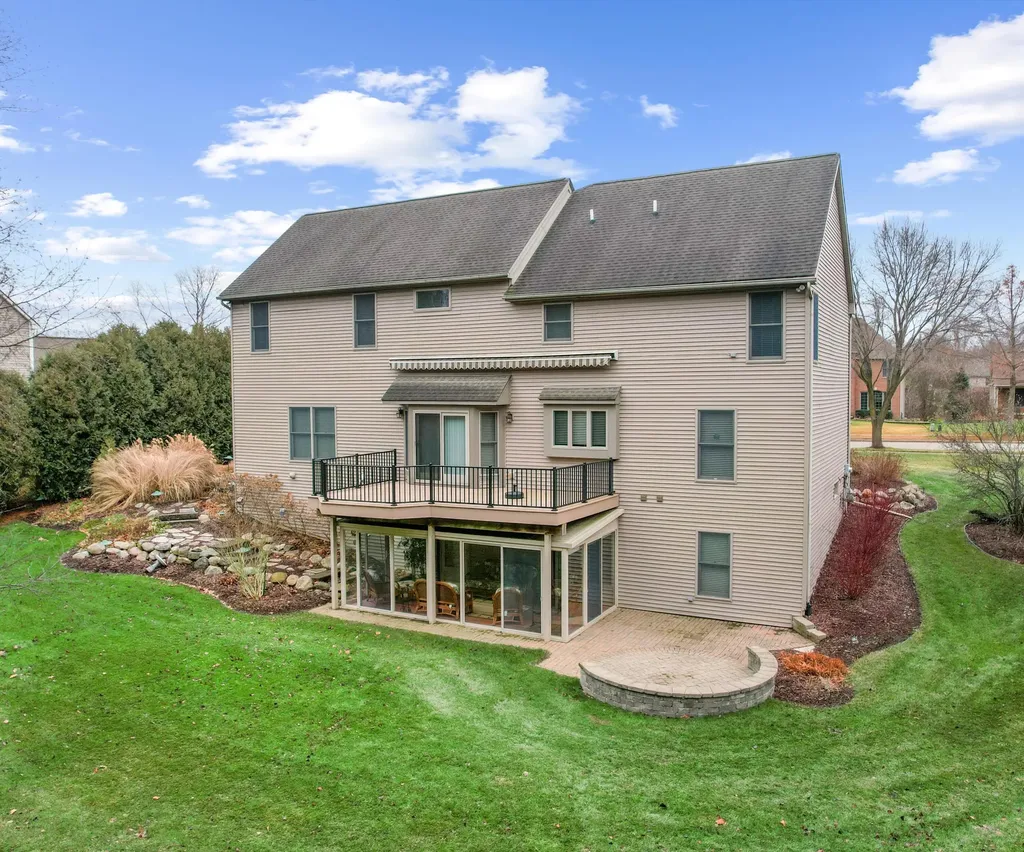 350 Huntington Drive Saline City MI 48176