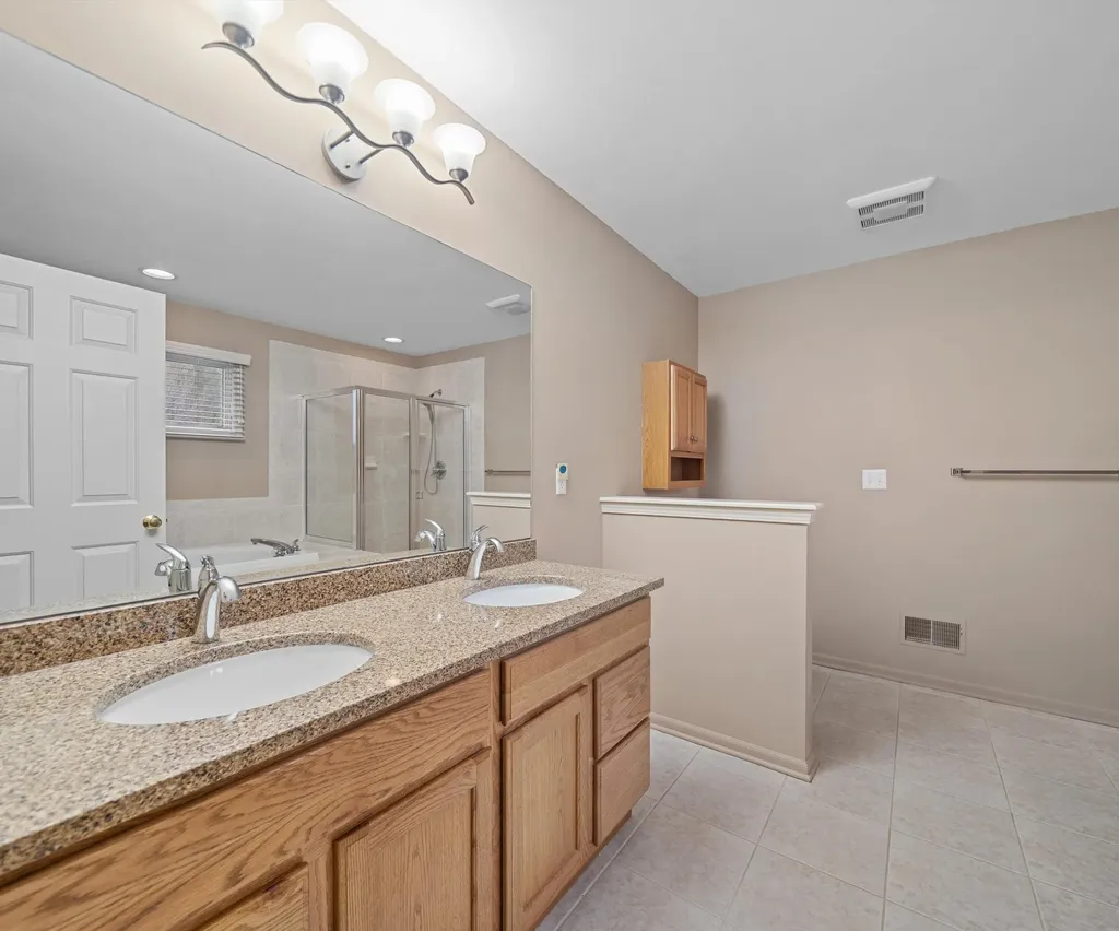 350 Huntington Drive Saline City MI 48176