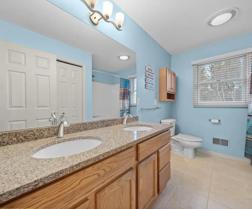 350 Huntington Drive Saline City MI 48176