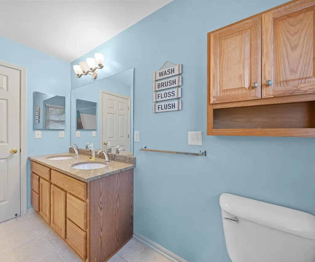 350 Huntington Drive Saline City MI 48176