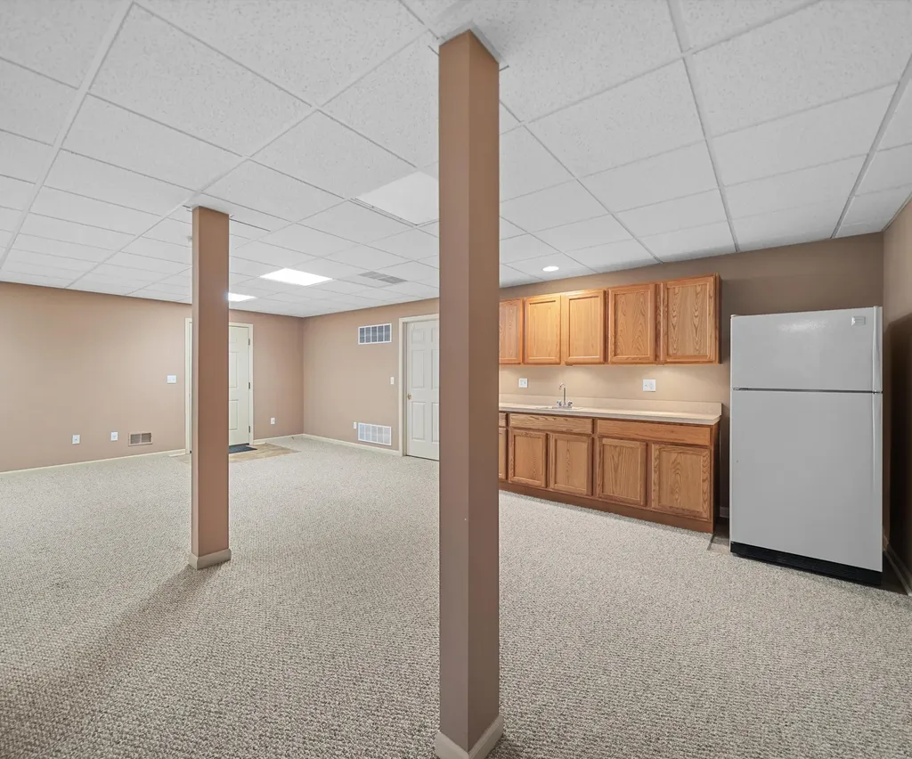 350 Huntington Drive Saline City MI 48176