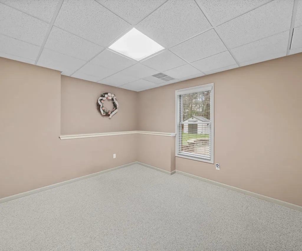 350 Huntington Drive Saline City MI 48176