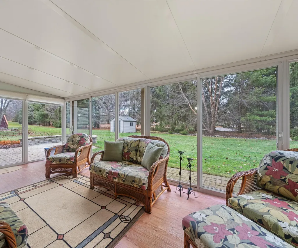 350 Huntington Drive Saline City MI 48176