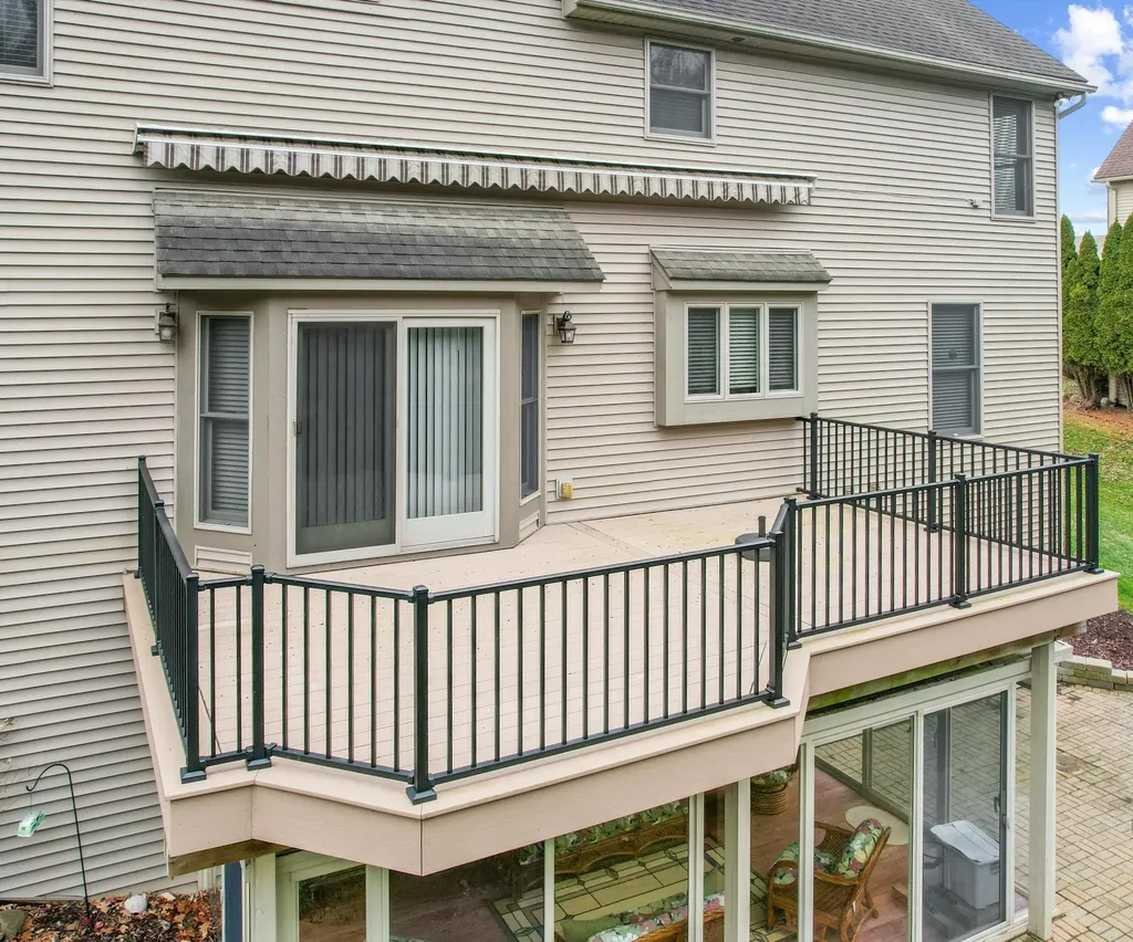 350 Huntington Drive Saline City MI 48176
