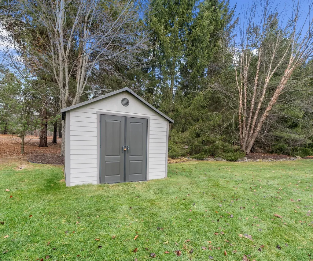 350 Huntington Drive Saline City MI 48176
