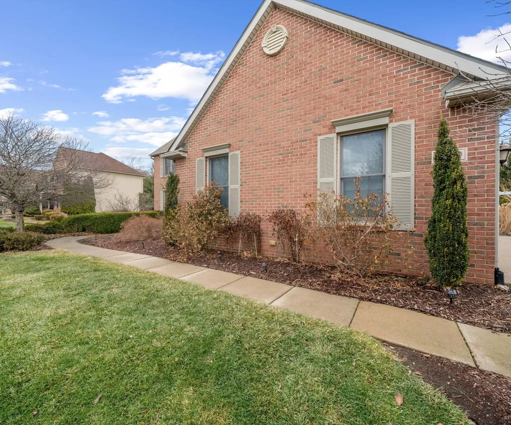 350 Huntington Drive Saline City MI 48176