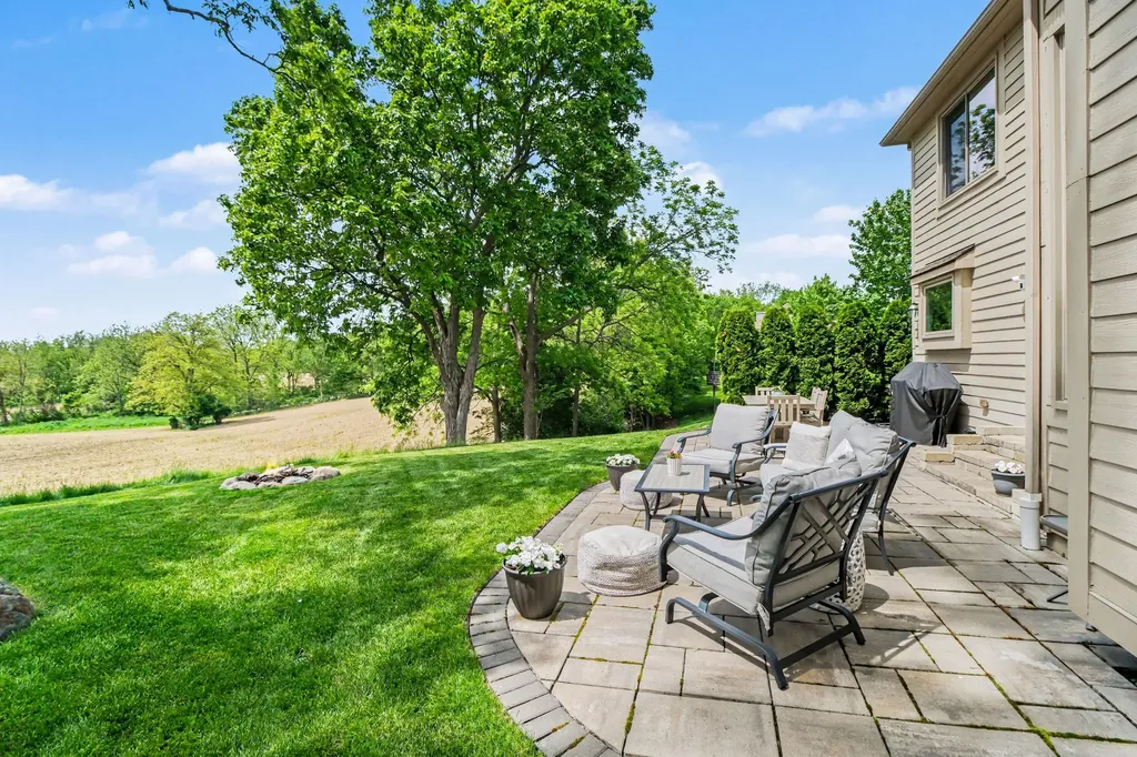 451 Castlebury Drive Saline City MI 48176