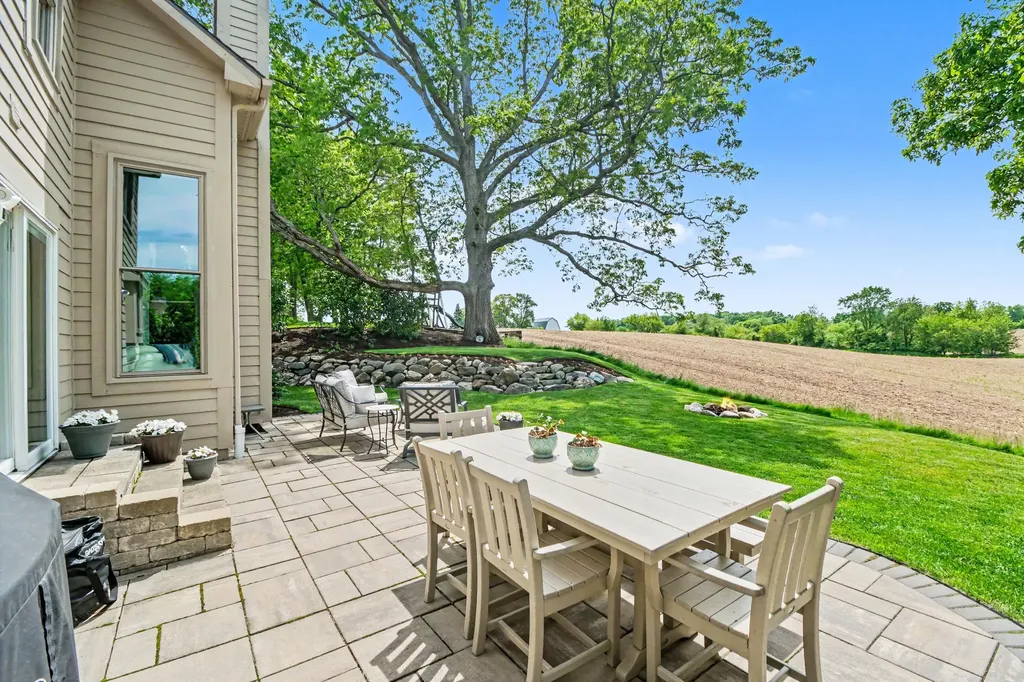 451 Castlebury Drive Saline City MI 48176
