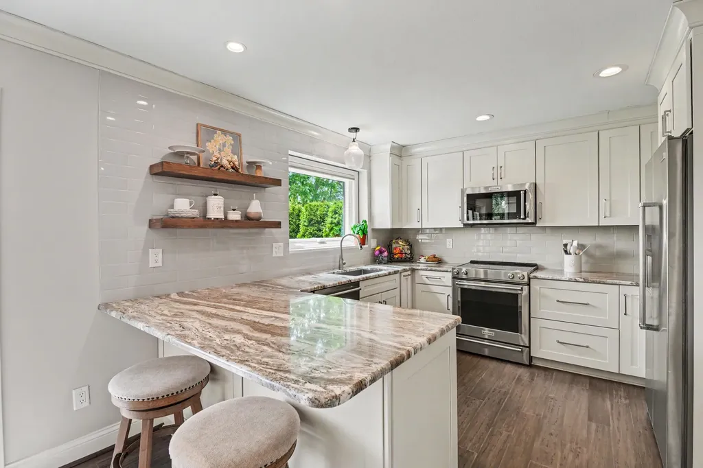 451 Castlebury Drive Saline City MI 48176