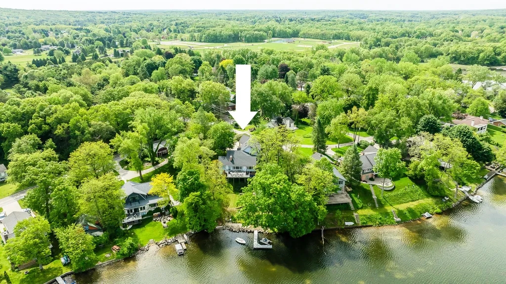 8790 Hendricks Drive Hamburg Township MI 48116