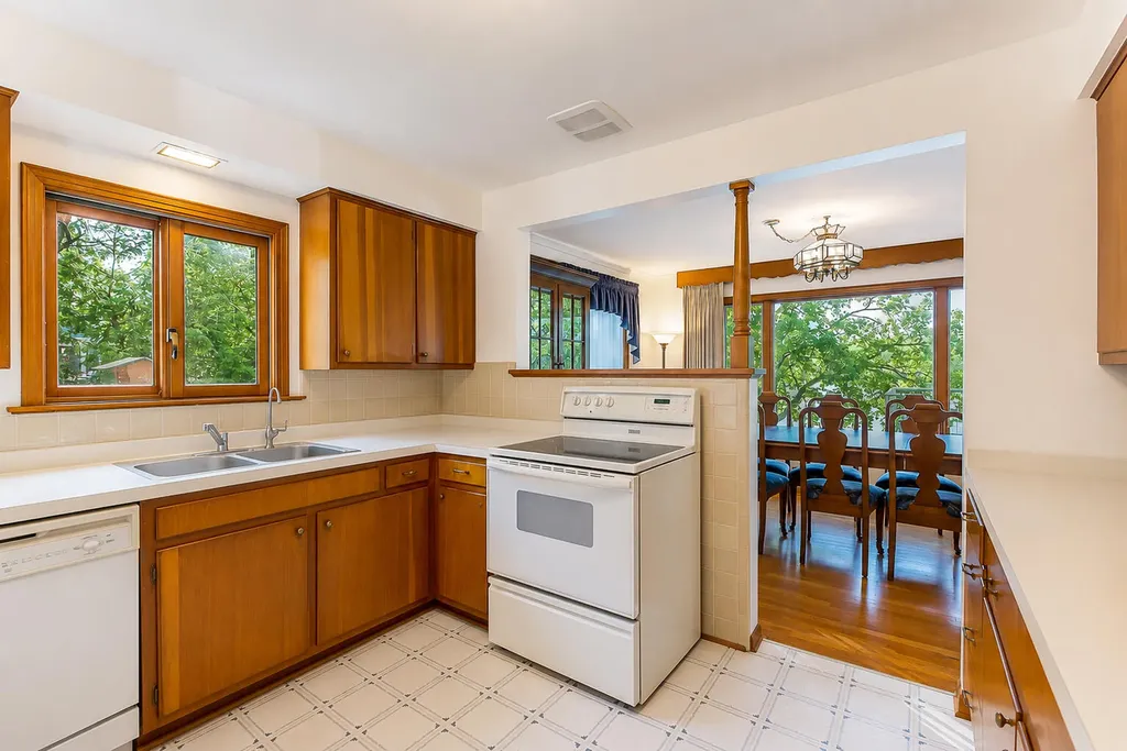 8790 Hendricks Drive Hamburg Township MI 48116