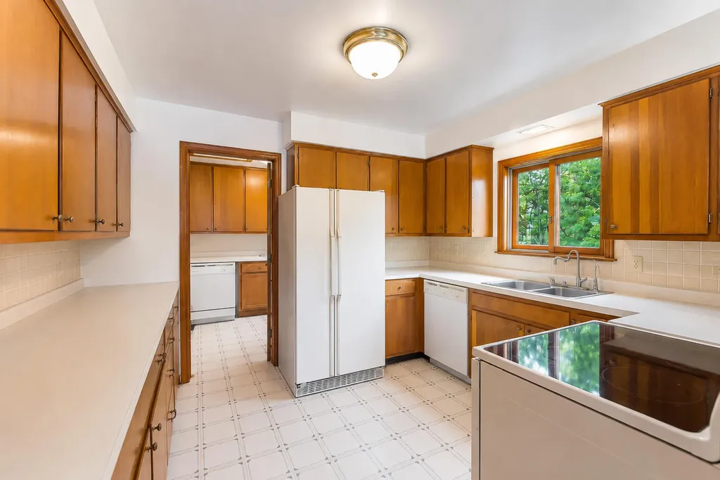 8790 Hendricks Drive Hamburg Township MI 48116