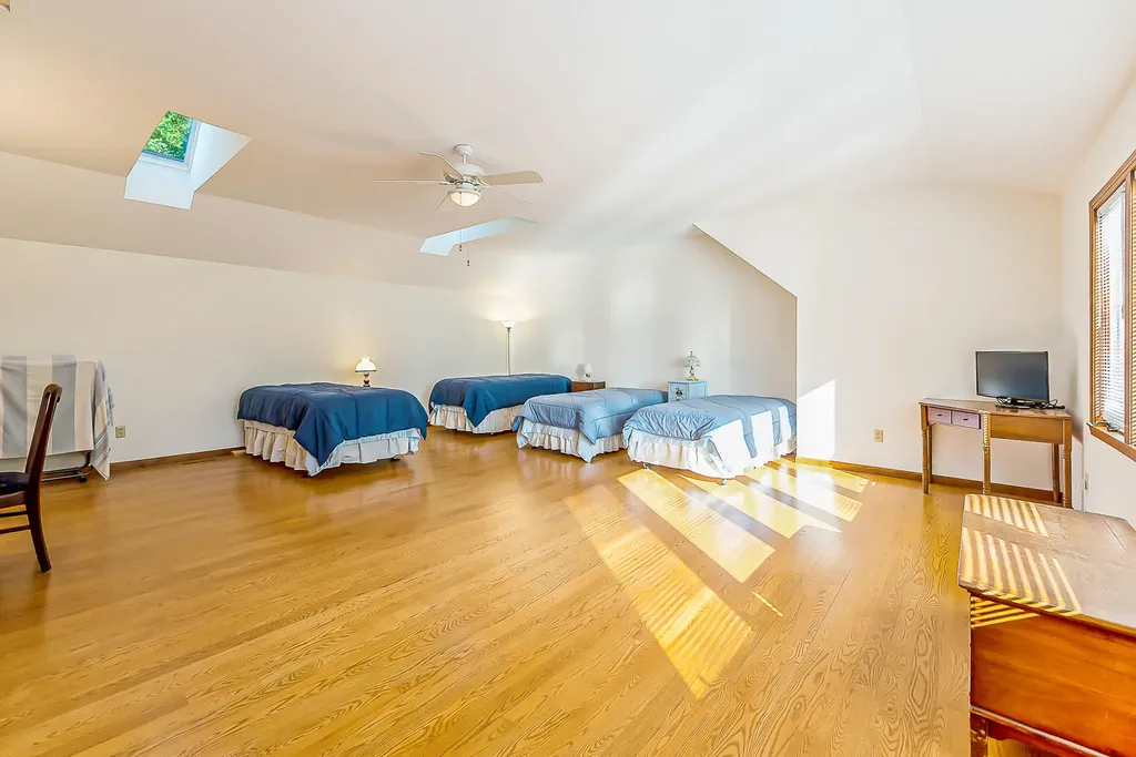 8790 Hendricks Drive Hamburg Township MI 48116