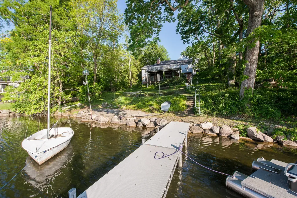8790 Hendricks Drive Hamburg Township MI 48116