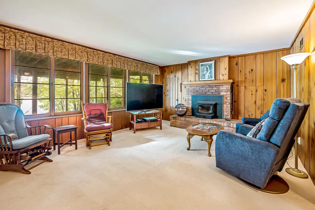 8790 Hendricks Drive Hamburg Township MI 48116