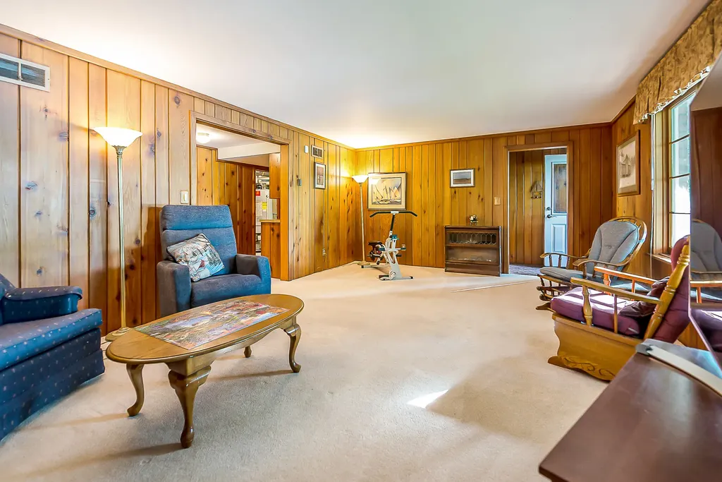 8790 Hendricks Drive Hamburg Township MI 48116