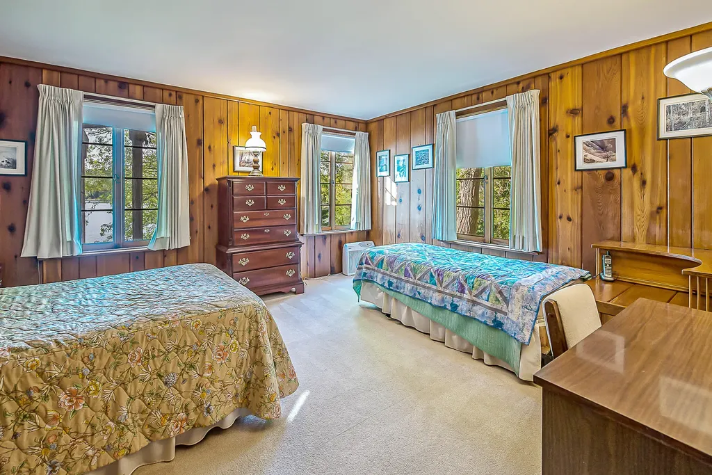8790 Hendricks Drive Hamburg Township MI 48116
