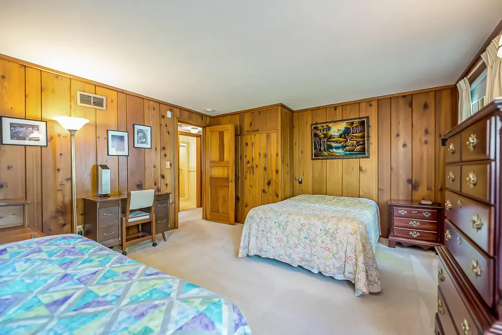 8790 Hendricks Drive Hamburg Township MI 48116