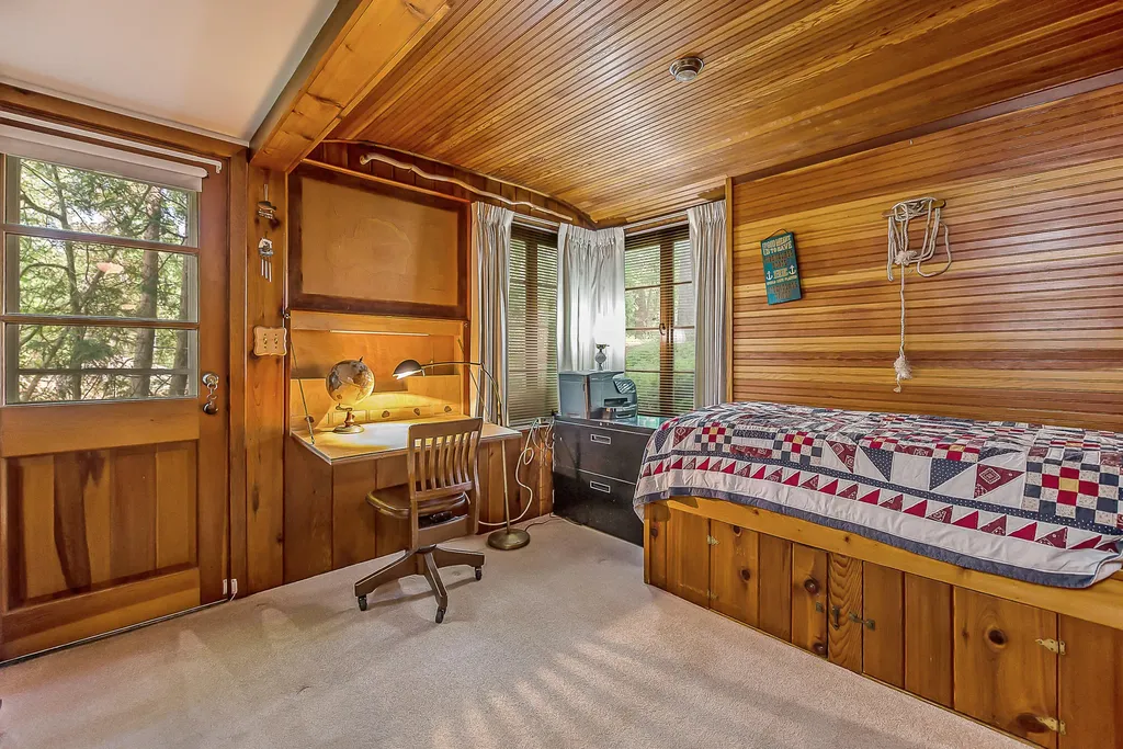 8790 Hendricks Drive Hamburg Township MI 48116