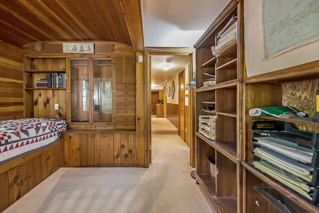 8790 Hendricks Drive Hamburg Township MI 48116