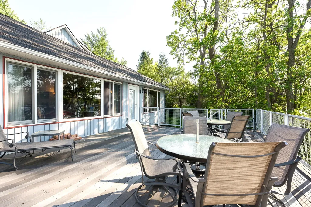 8790 Hendricks Drive Hamburg Township MI 48116