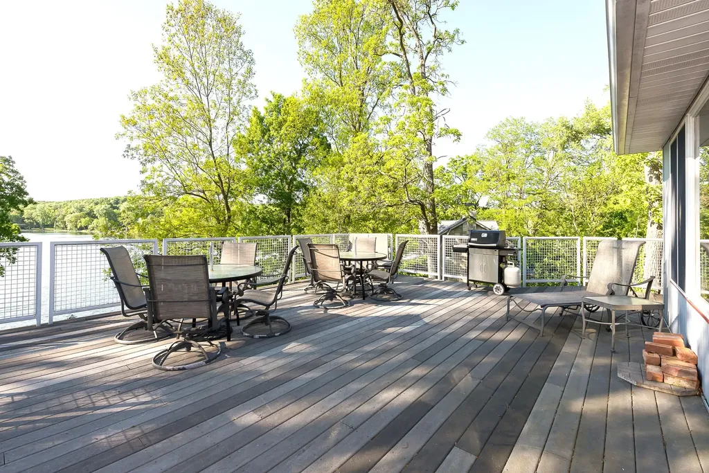 8790 Hendricks Drive Hamburg Township MI 48116