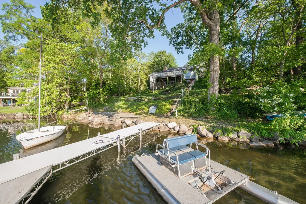 8790 Hendricks Drive Hamburg Township MI 48116