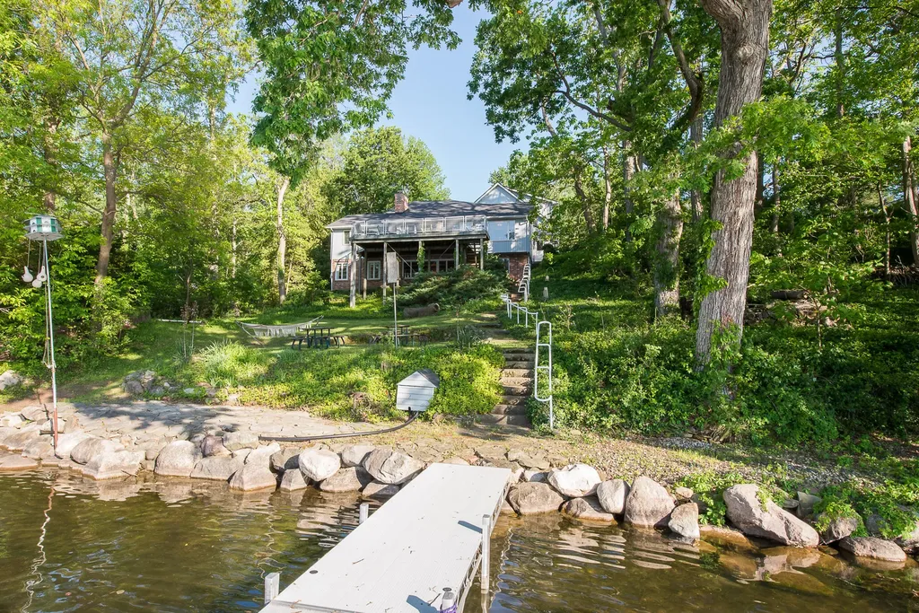 8790 Hendricks Drive Hamburg Township MI 48116