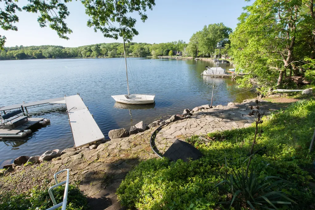 8790 Hendricks Drive Hamburg Township MI 48116