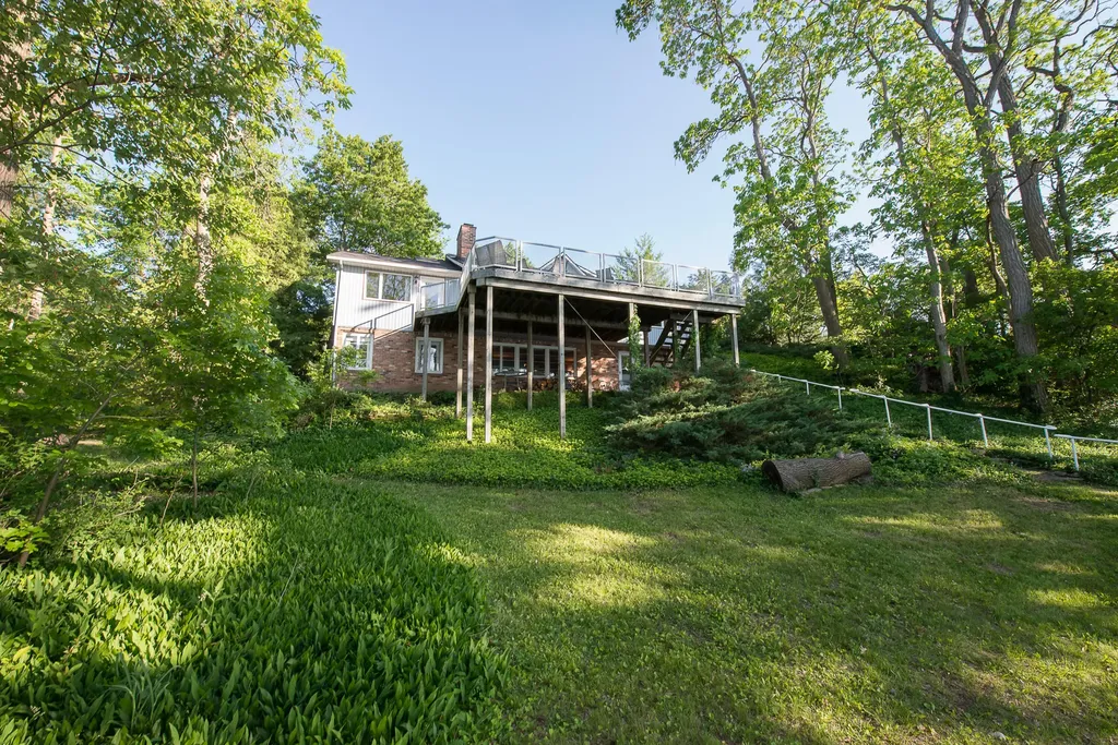 8790 Hendricks Drive Hamburg Township MI 48116