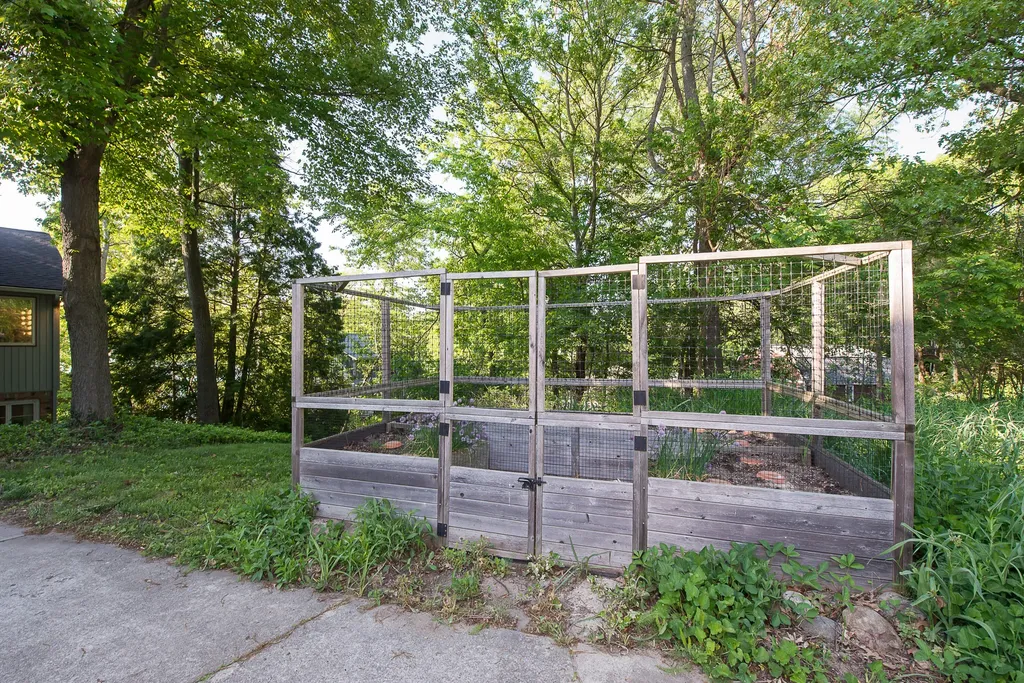 8790 Hendricks Drive Hamburg Township MI 48116