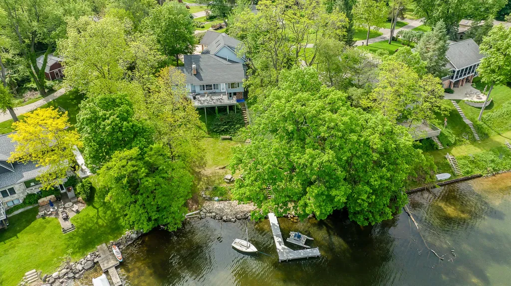 8790 Hendricks Drive Hamburg Township MI 48116