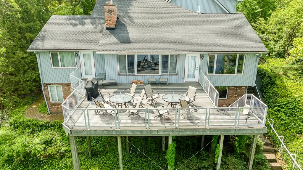 8790 Hendricks Drive Hamburg Township MI 48116