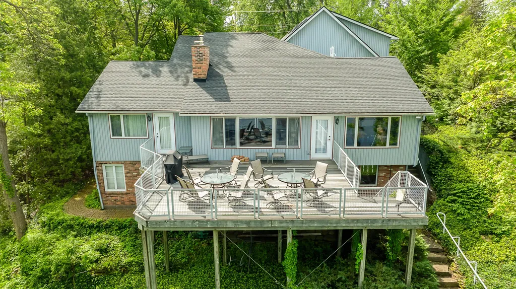 8790 Hendricks Drive Hamburg Township MI 48116