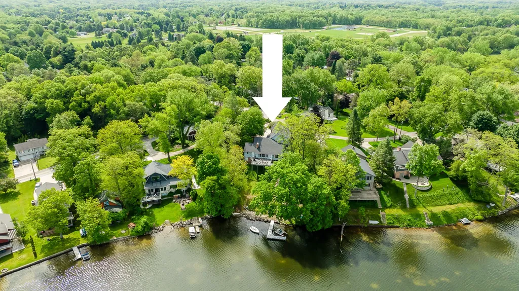 8790 Hendricks Drive Hamburg Township MI 48116