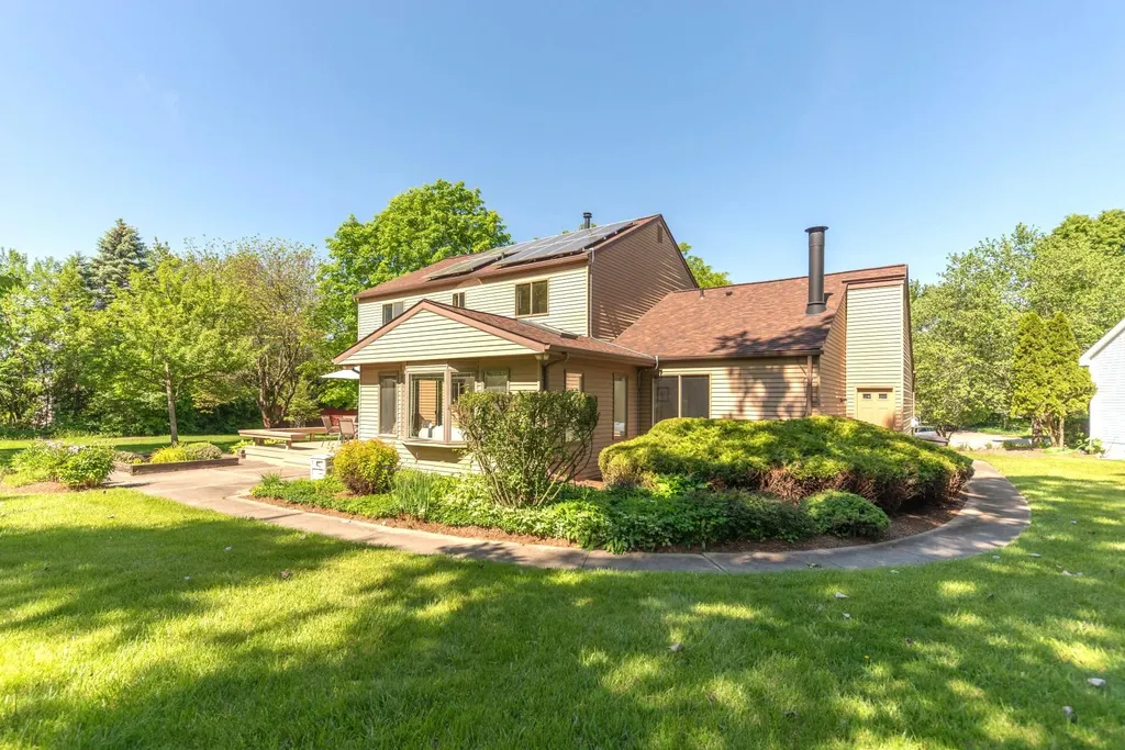 2110 Ardenne Drive Ann Arbor City MI 48105