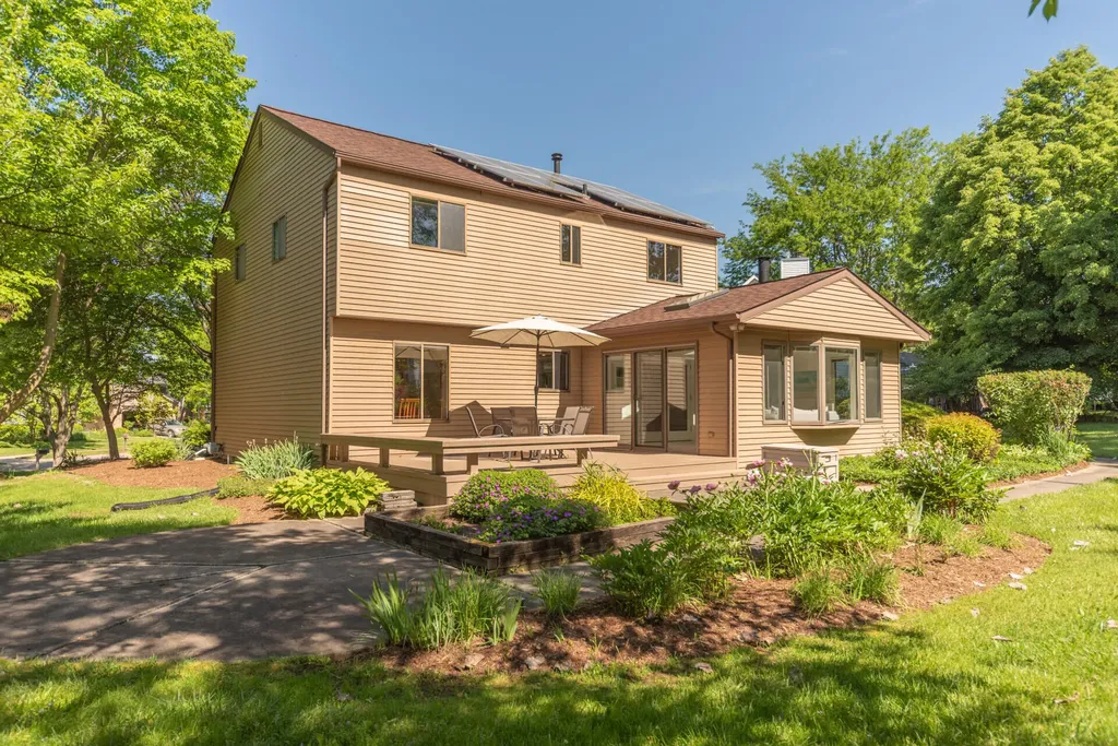 2110 Ardenne Drive Ann Arbor City MI 48105