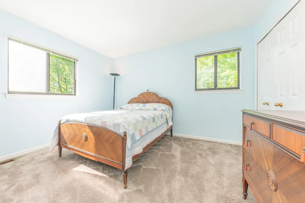 2110 Ardenne Drive Ann Arbor City MI 48105