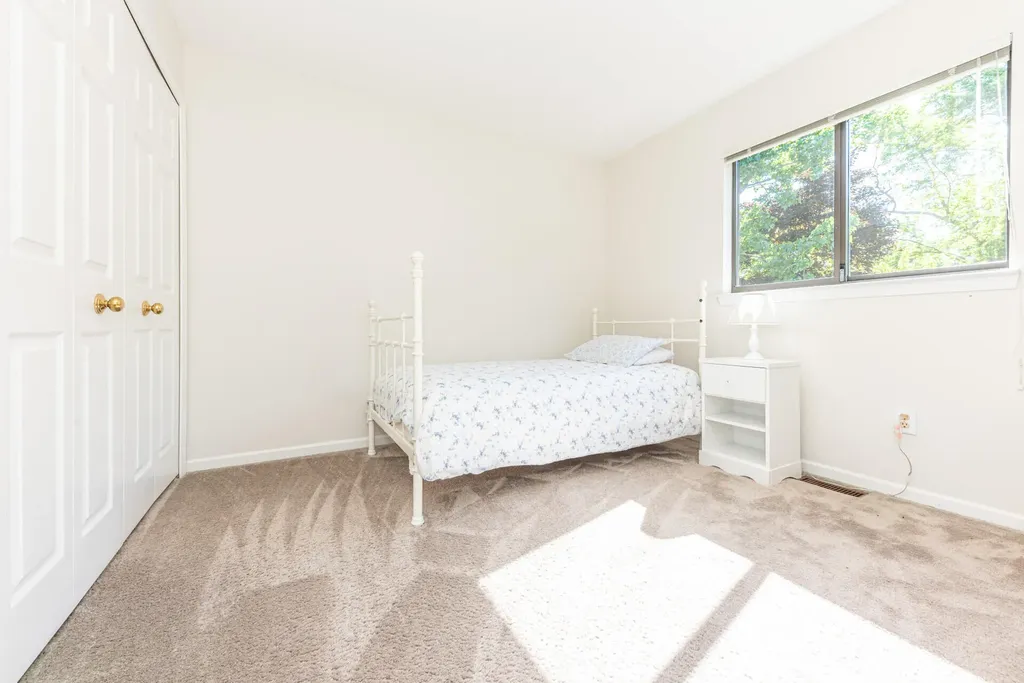 2110 Ardenne Drive Ann Arbor City MI 48105