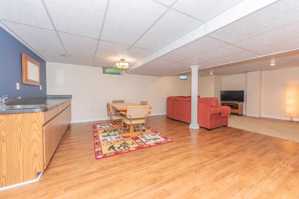 2110 Ardenne Drive Ann Arbor City MI 48105