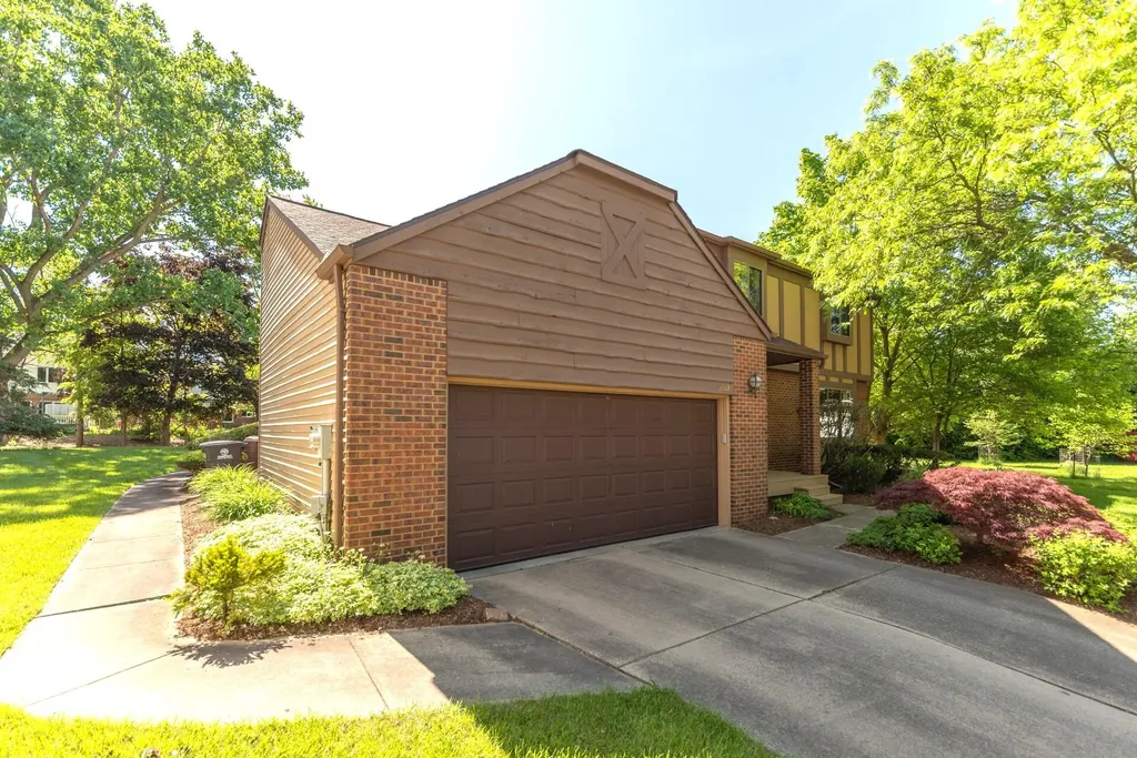 2110 Ardenne Drive Ann Arbor City MI 48105