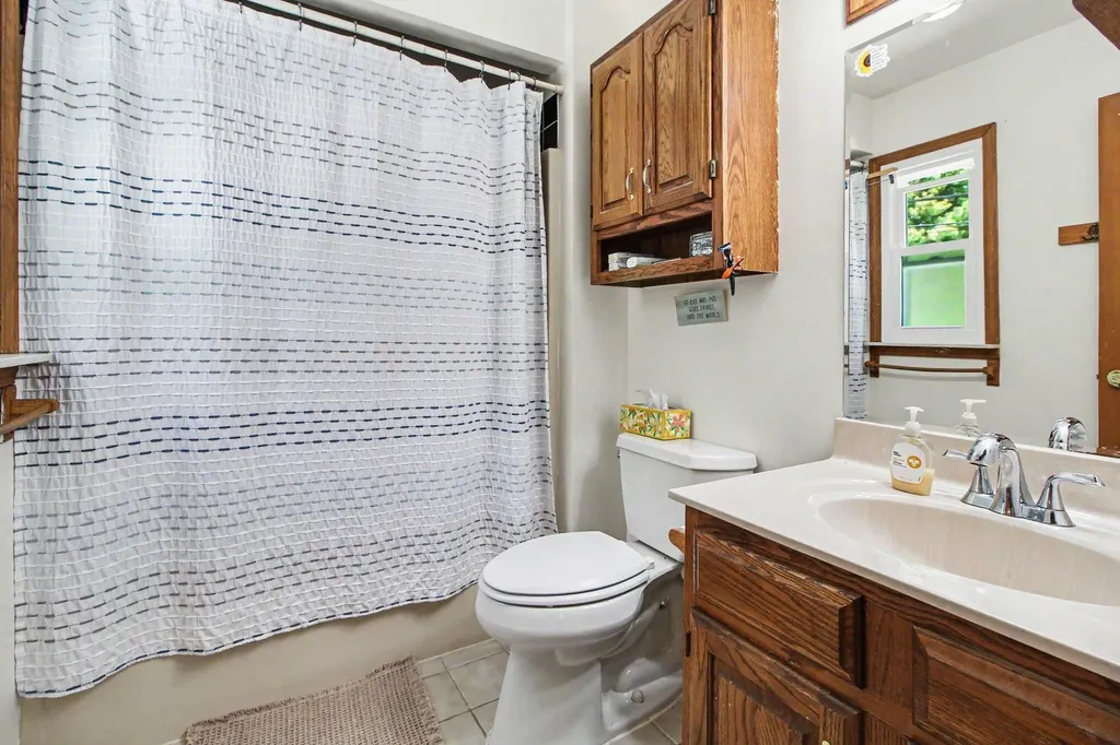 1633 N Hanlon Street Westland City MI 48185