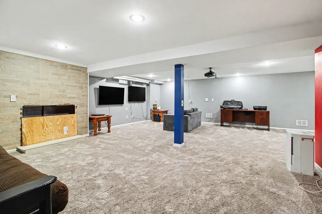 1633 N Hanlon Street Westland City MI 48185
