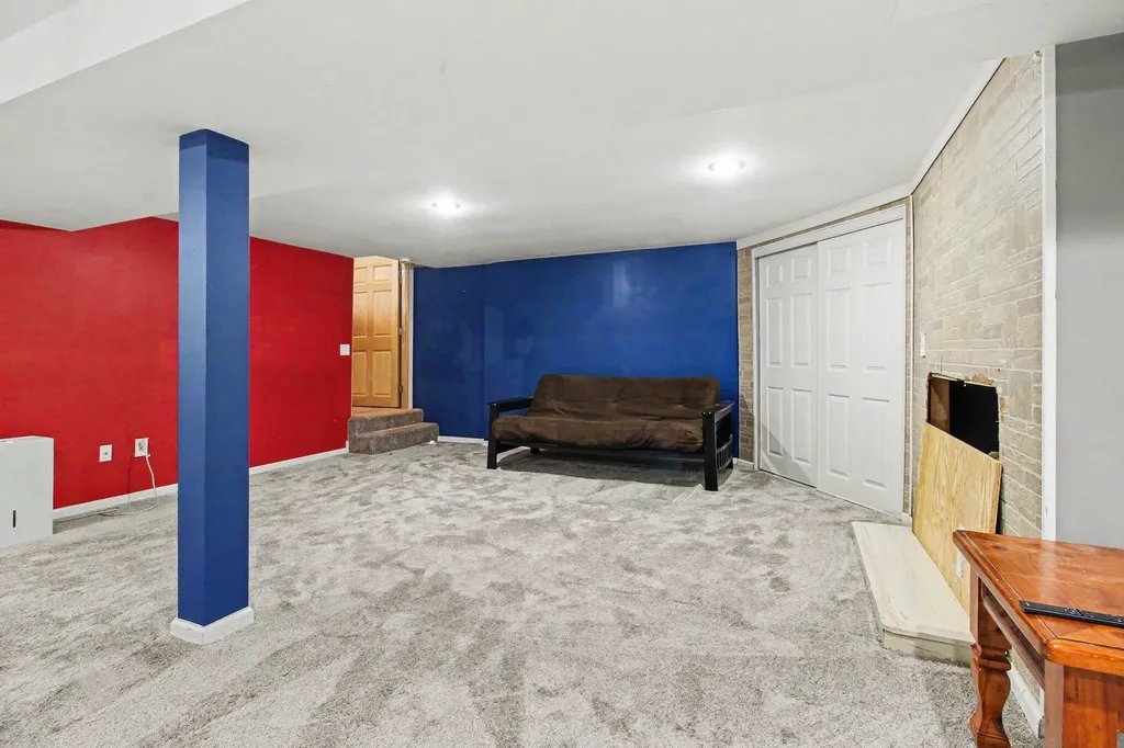 1633 N Hanlon Street Westland City MI 48185