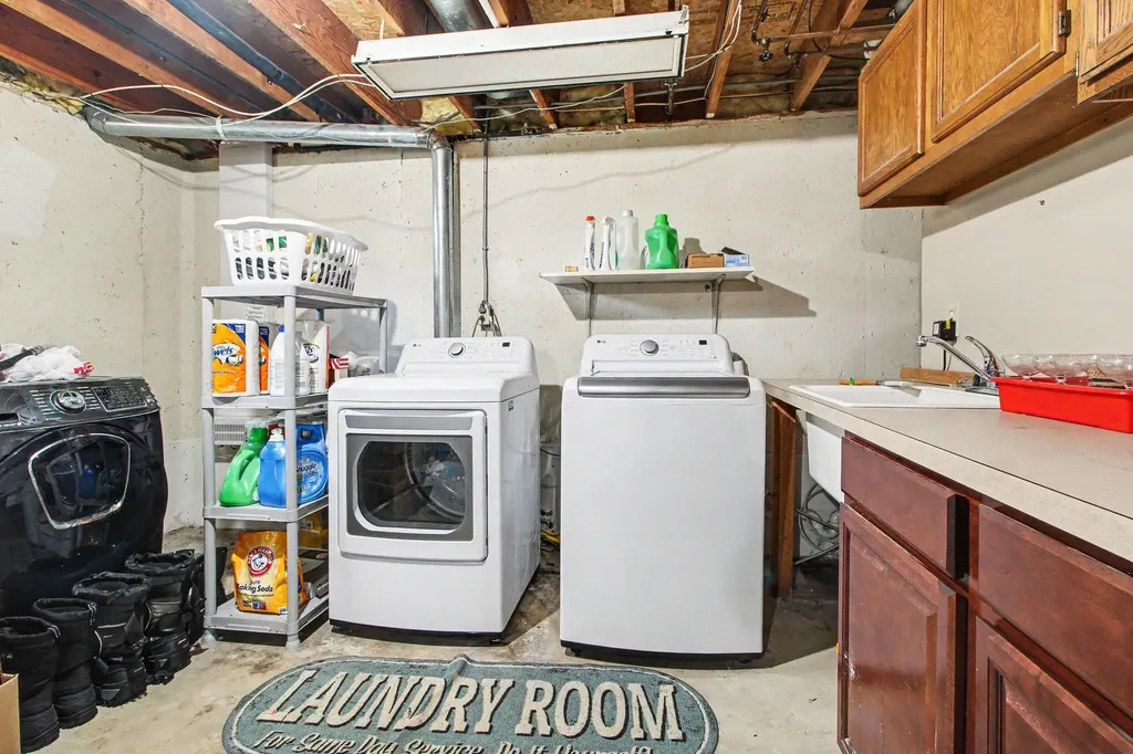 1633 N Hanlon Street Westland City MI 48185