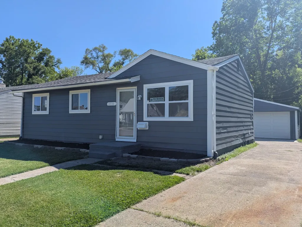 2736 Appleridge Street Ypsilanti Charter Township MI 48198