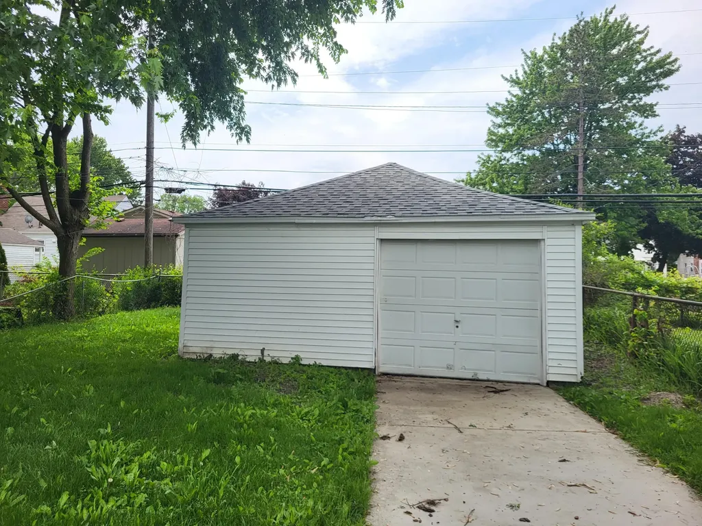 21769 Donald Avenue Eastpointe City MI 48021