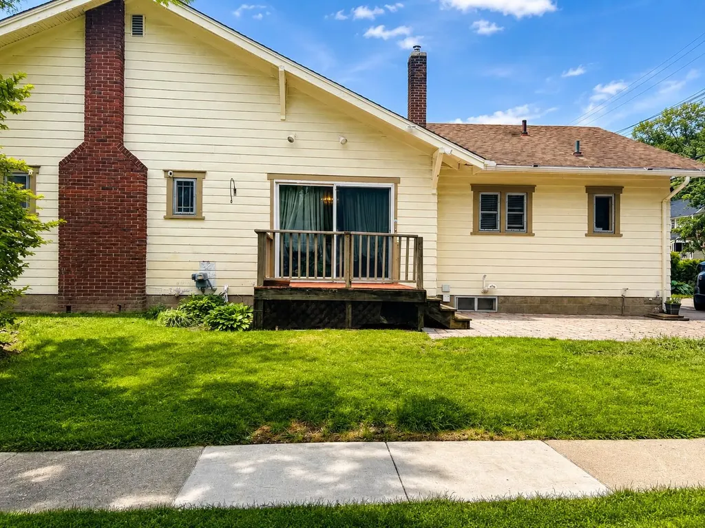 922 E Michigan Avenue East Lansing City MI 48823