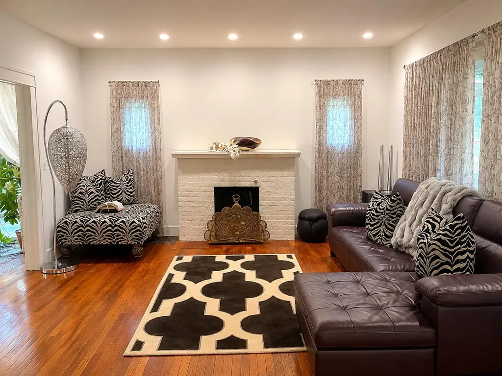 922 E Michigan Avenue East Lansing City MI 48823